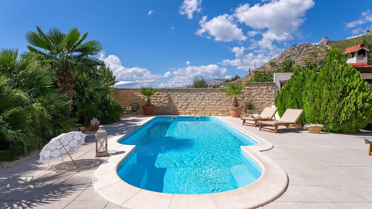 Photo of Outdoor in Mravince