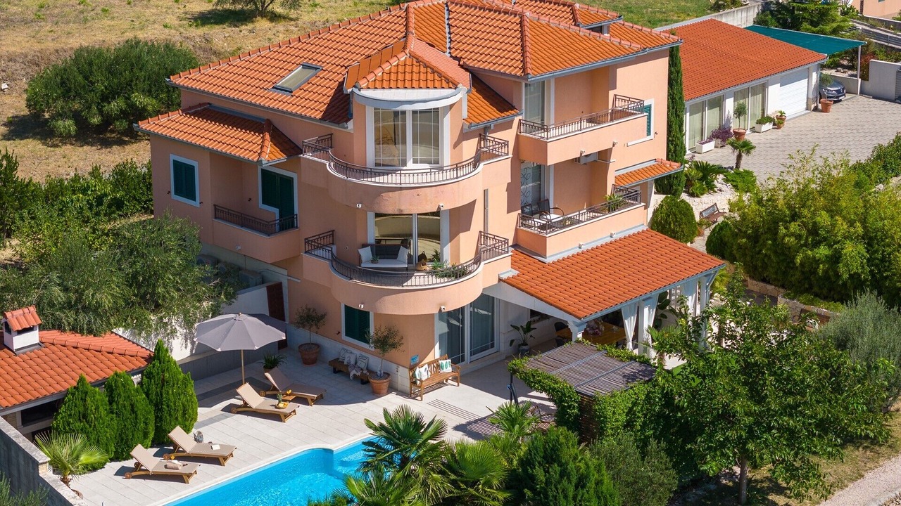 Photo of Outdoor in Mravince