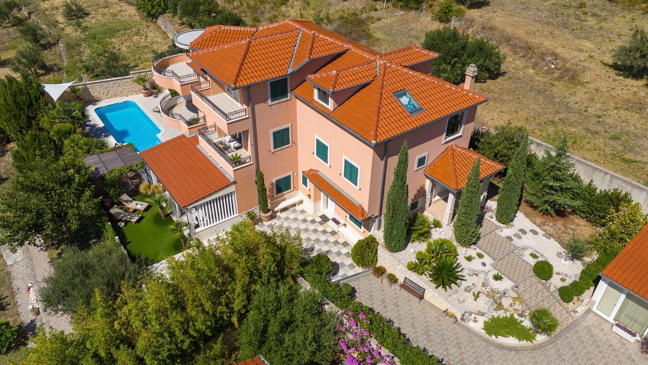 Photo of Outdoor in Mravince