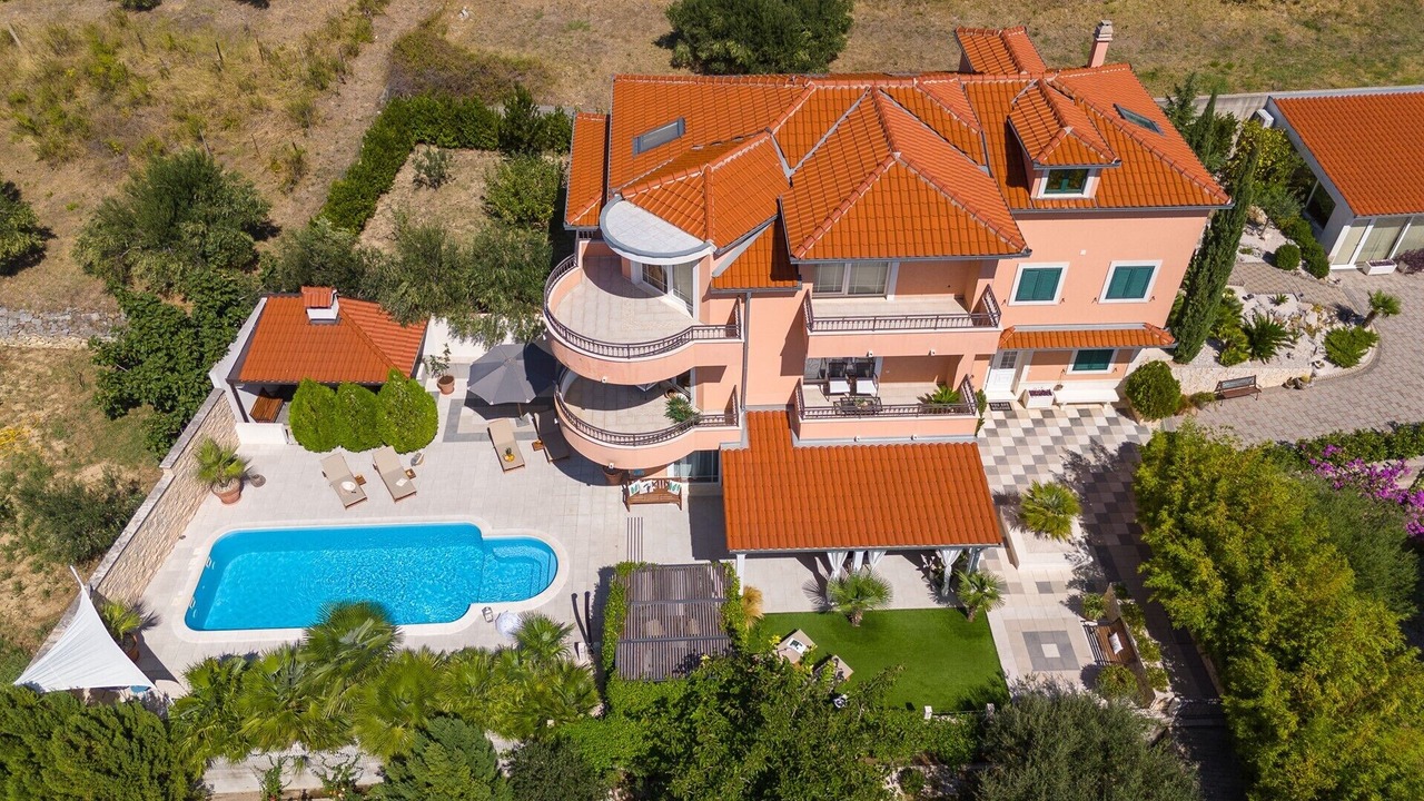 Photo of Outdoor in Mravince