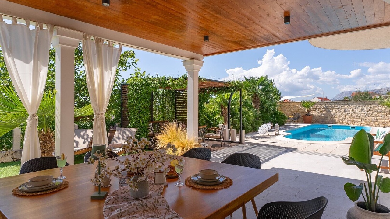 Photo of Outdoor in Mravince