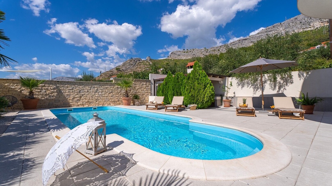 Photo of Outdoor in Mravince