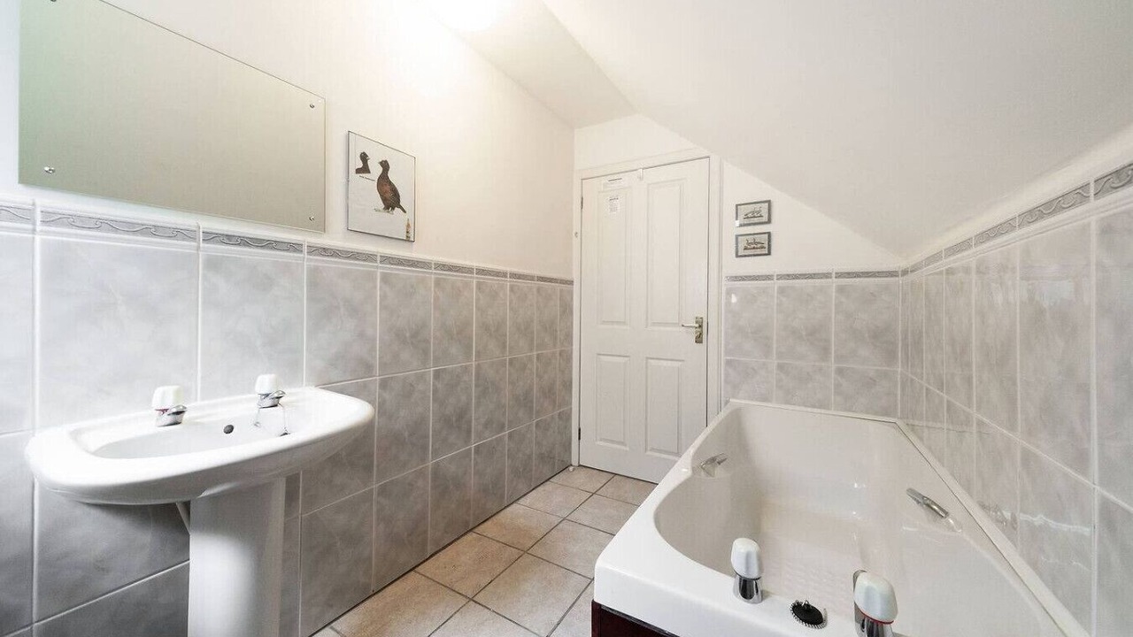Photo of Bathroom in Comrie