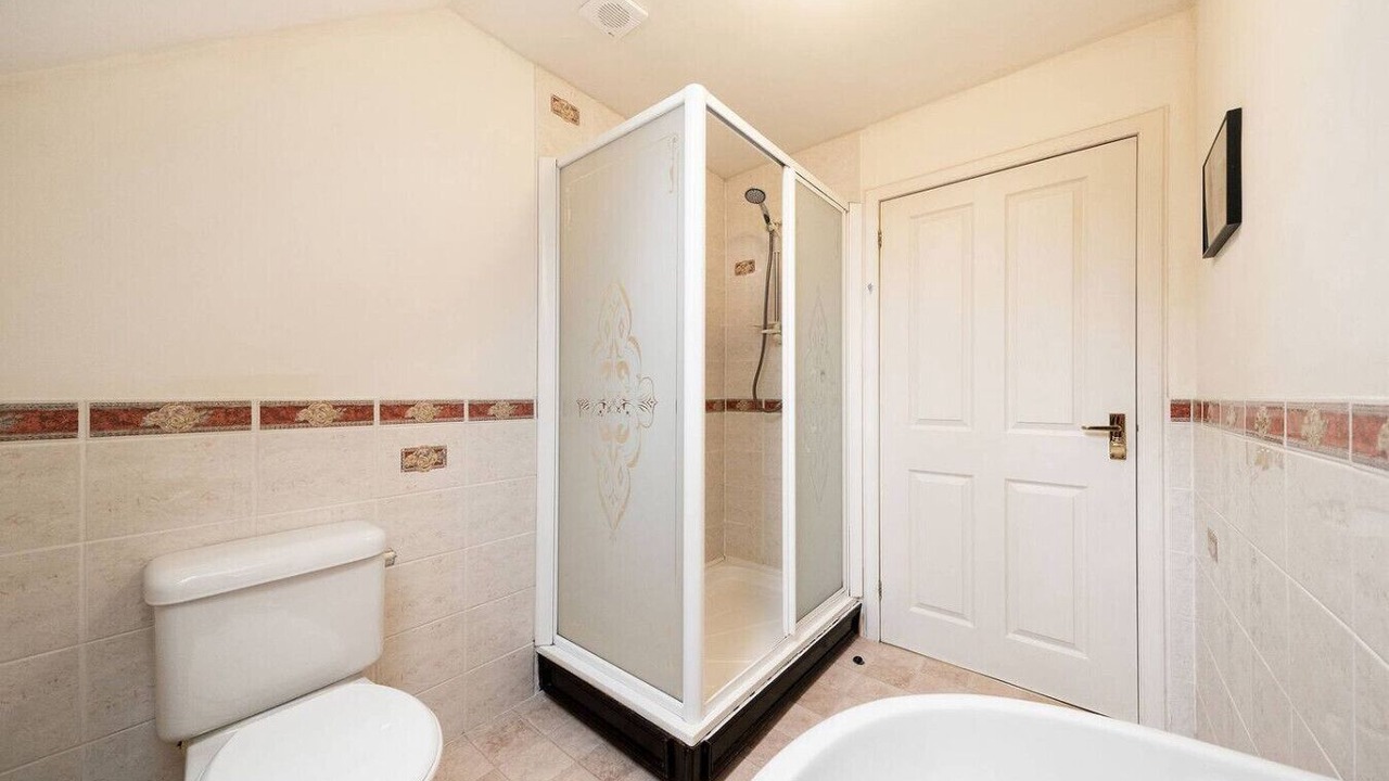 Photo of Bathroom in Comrie