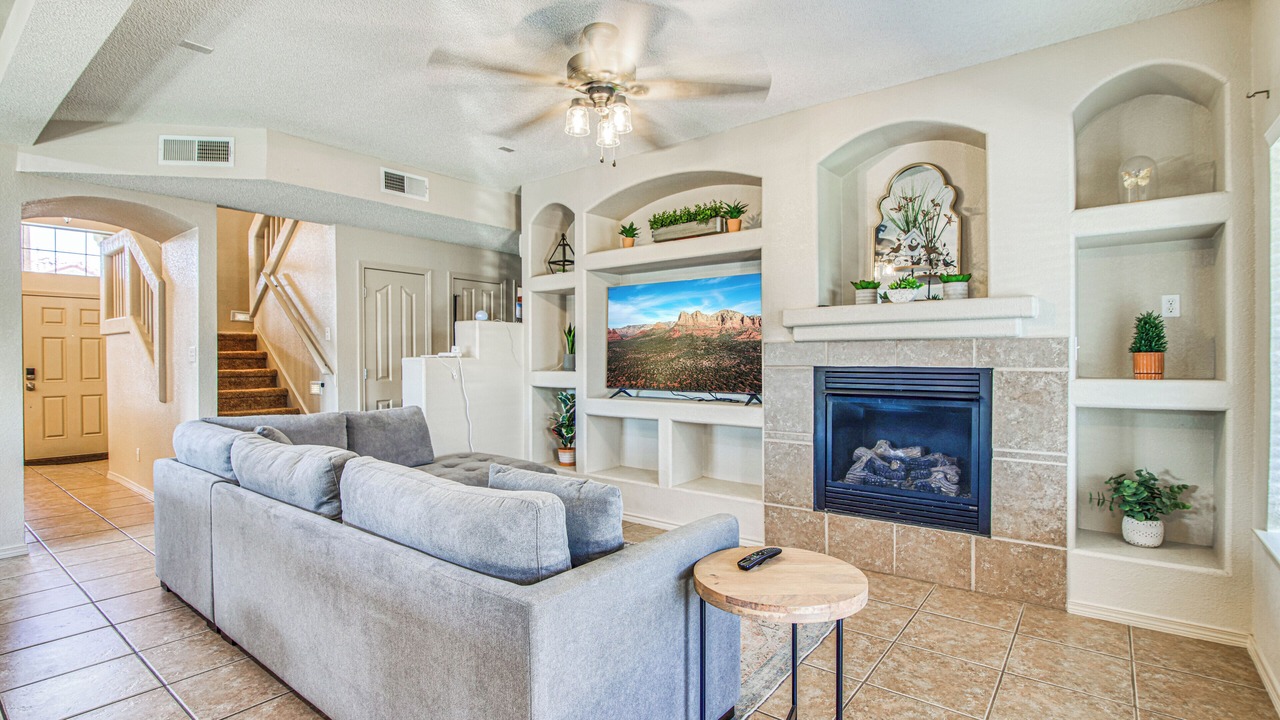 Photo of Livingroom in Biggs Field