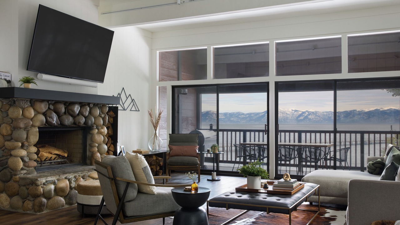 Photo of Livingroom in Tahoe Tavern