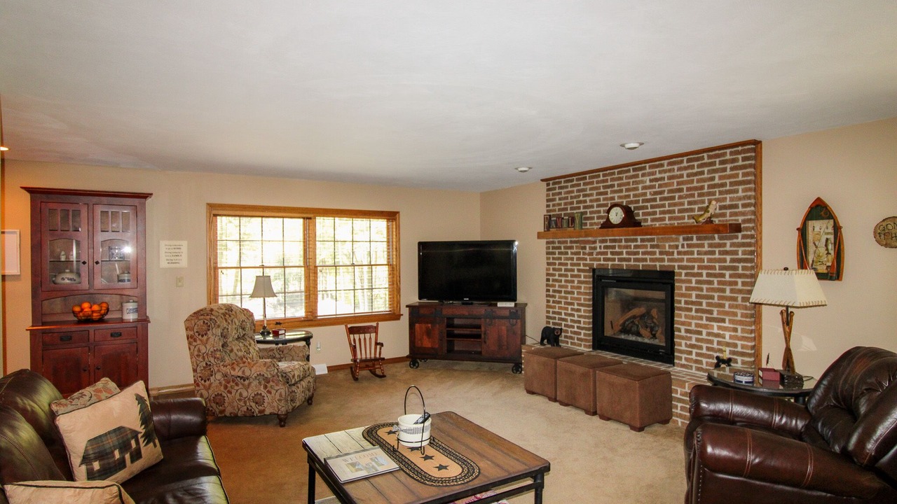 Photo of Livingroom in Treasure Lake