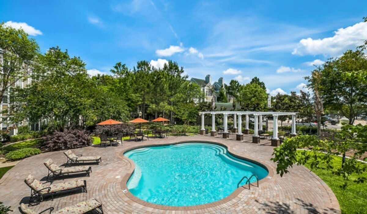 Photo of Outdoor in Elmwood