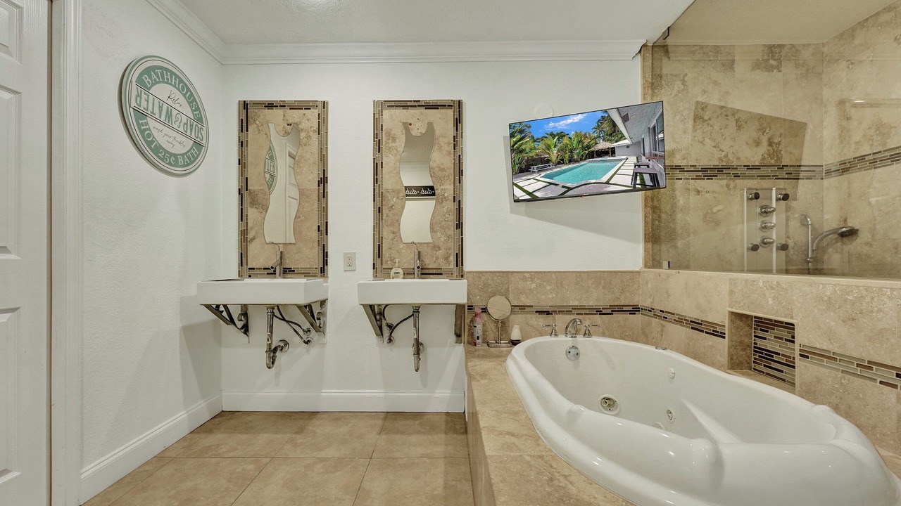 Photo of Bathroom in Lauderhill