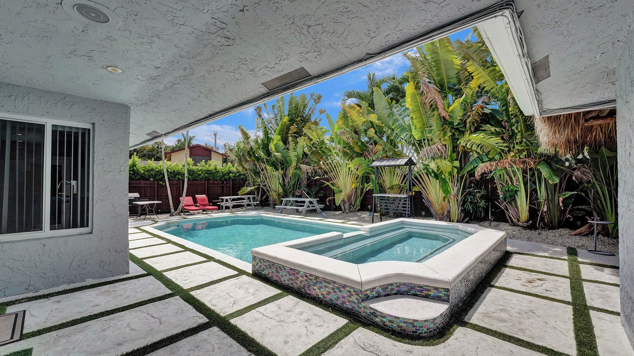 Photo of Outdoor in Lauderhill