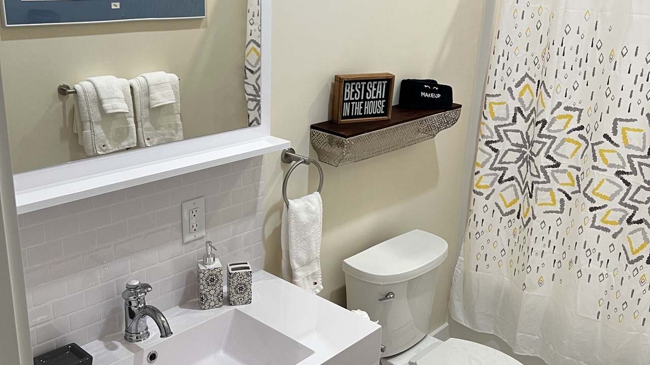 Photo of Bathroom in Lagoon Heights