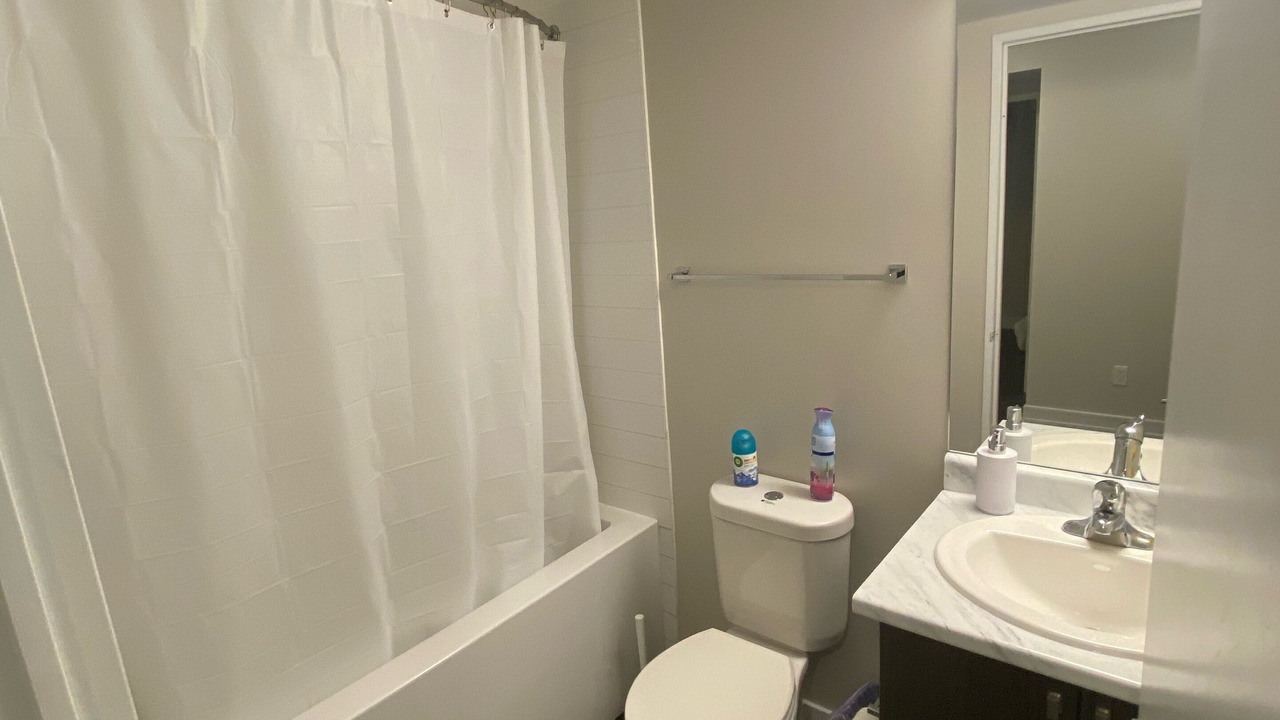 Photo of Bathroom in Upper Jarvis