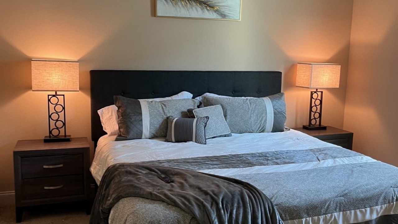 Photo of Bedroom in Elmwood