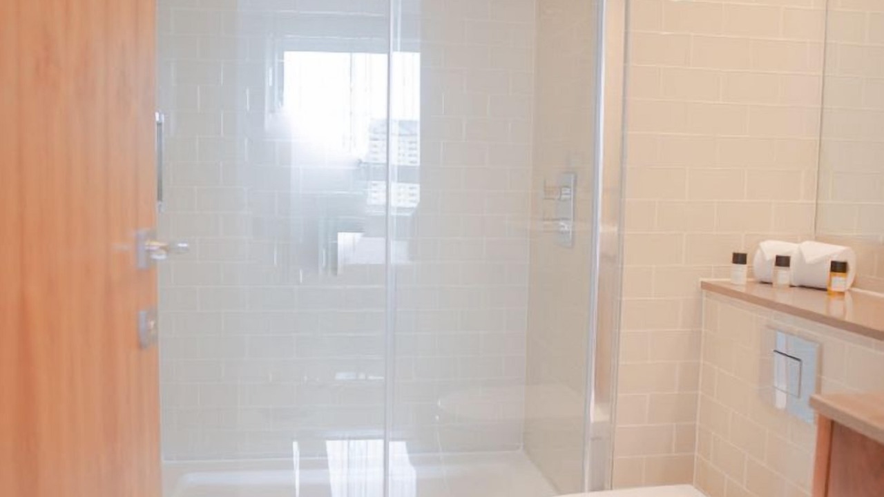 Photo of Bathroom in Canary Wharf