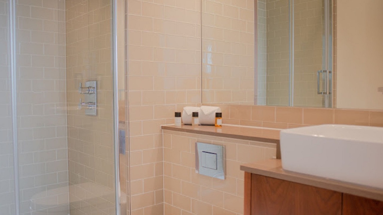 Photo of Bathroom in Canary Wharf