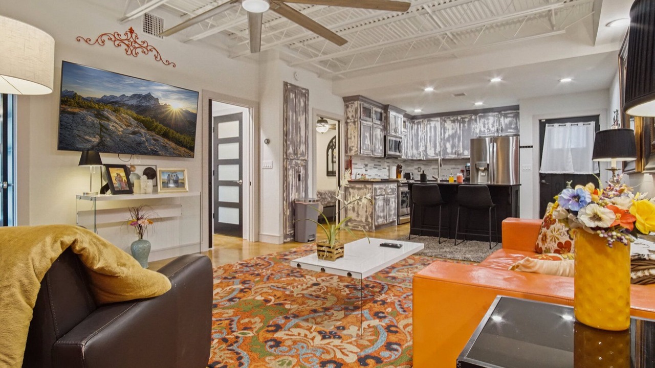 Photo of Livingroom in Midtown