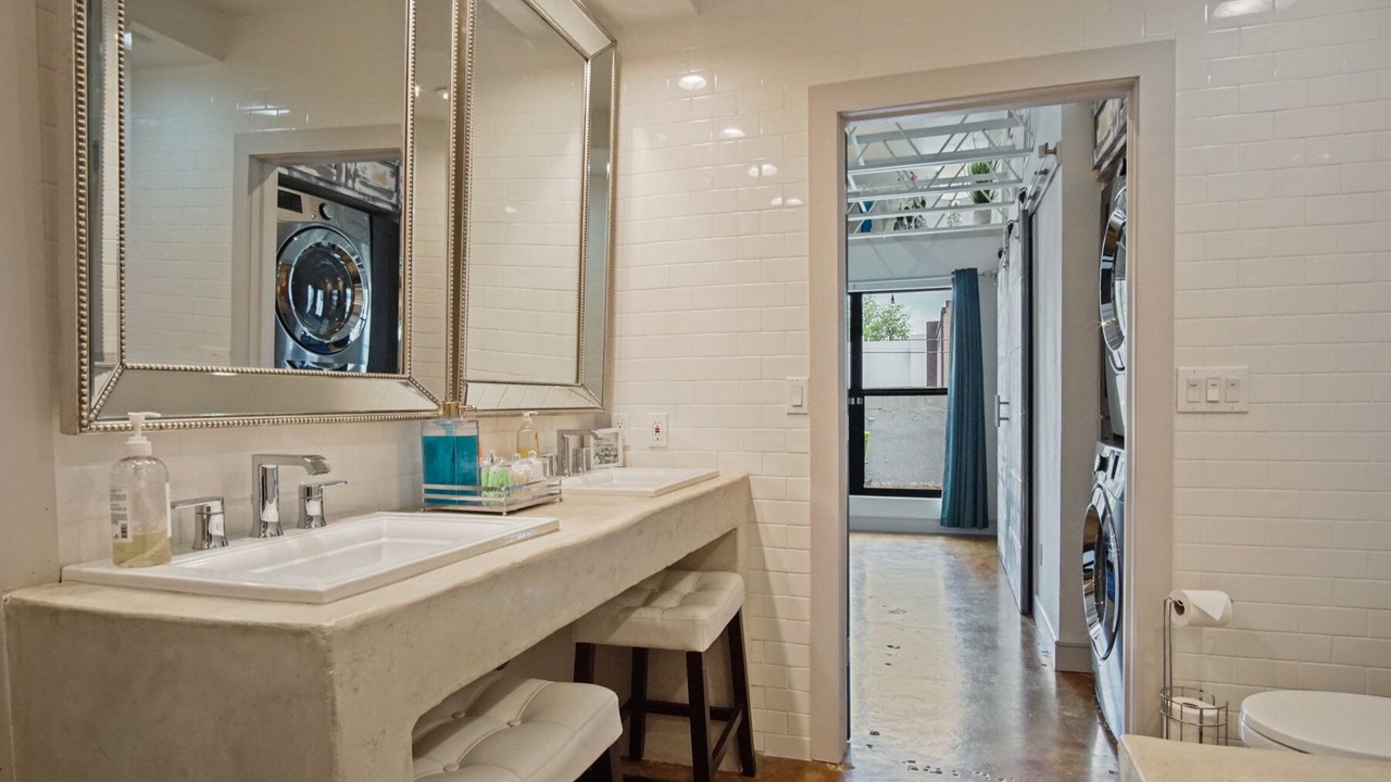 Photo of Bathroom in Midtown