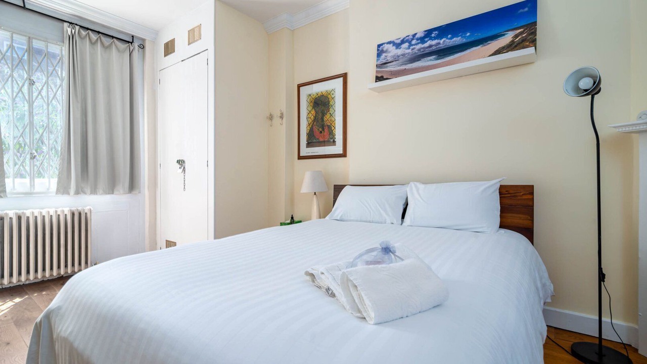 Photo of Bedroom in Camberwell Green