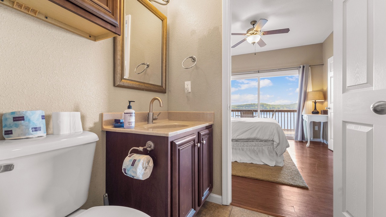 Photo of Bathroom in Lake of the Ozarks