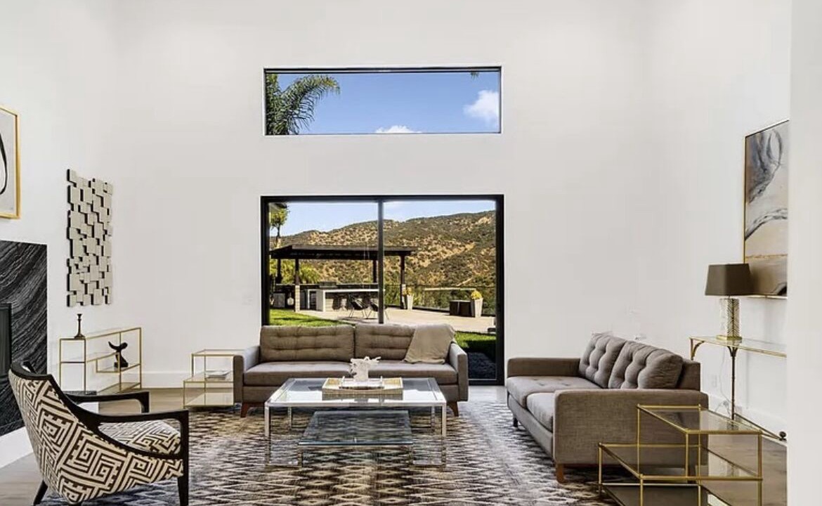 Photo of Livingroom in Los Angeles