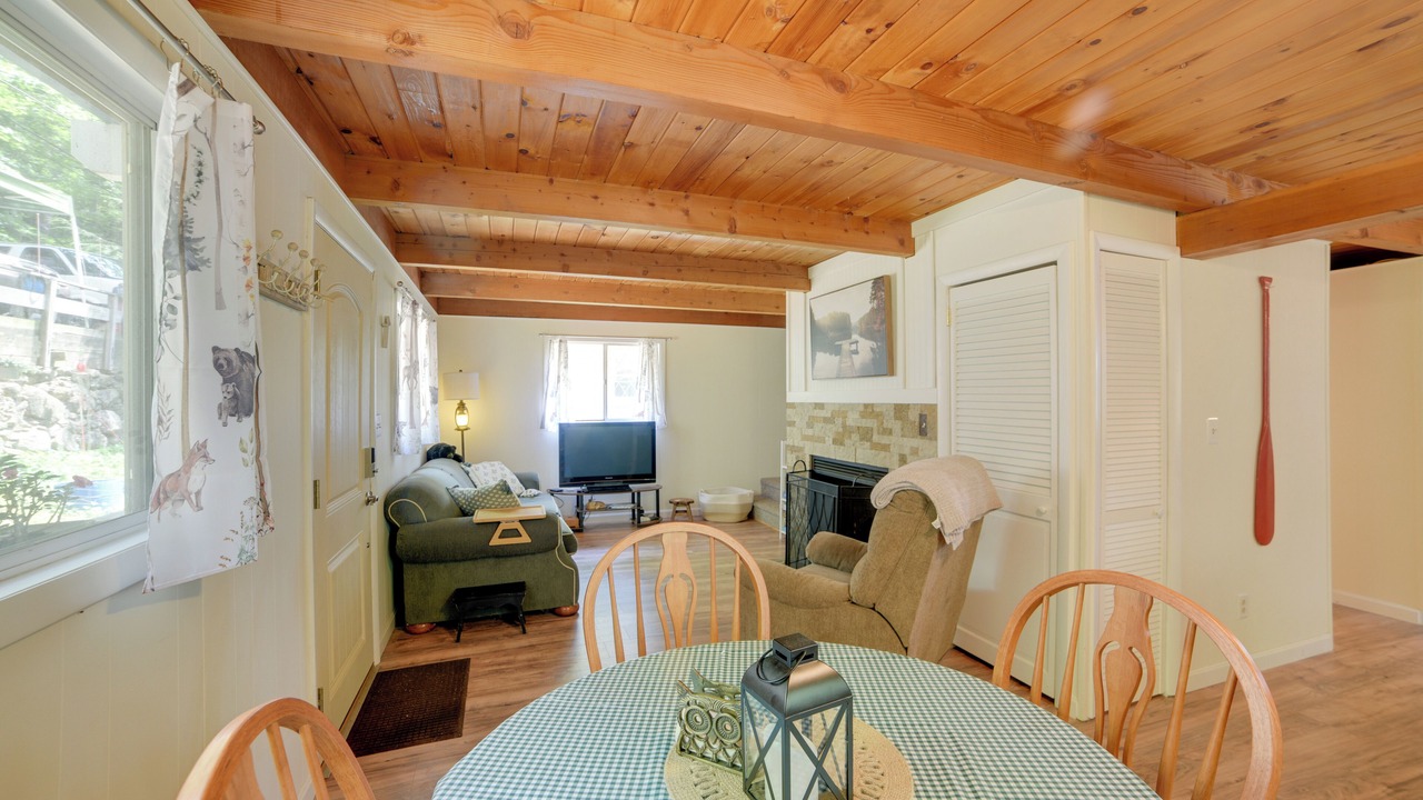 Photo of Livingroom in Hillsboro