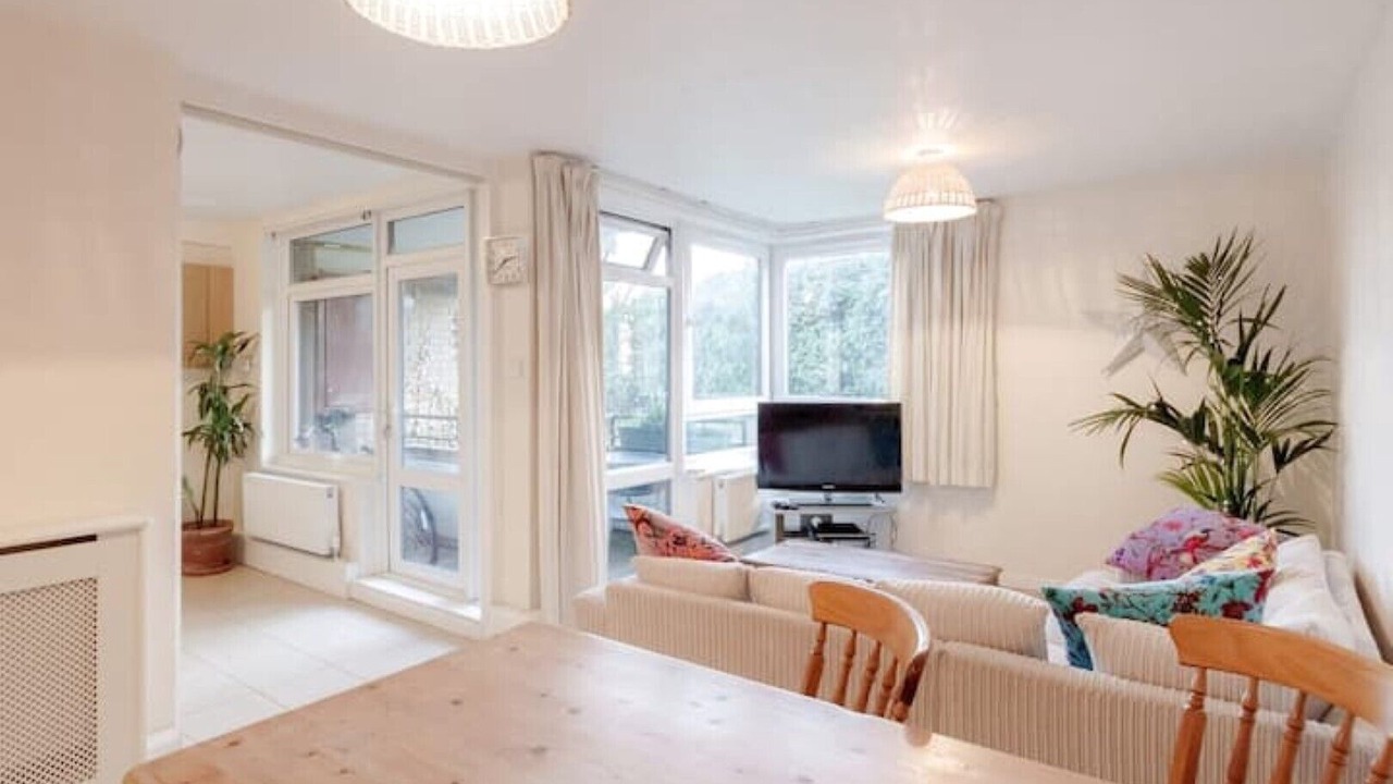 Photo of Livingroom in West Hill