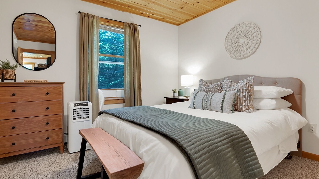Photo of Bedroom in Bethel