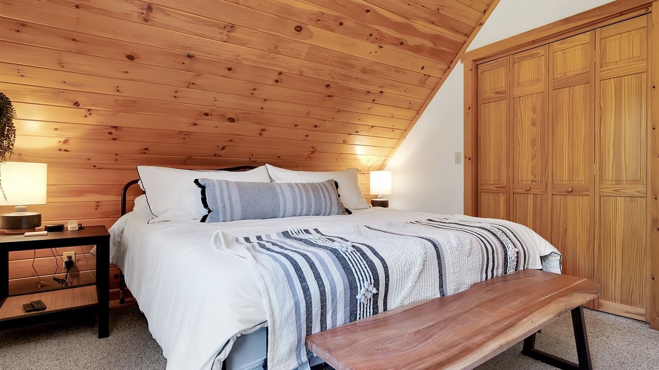 Photo of Bedroom in Bethel