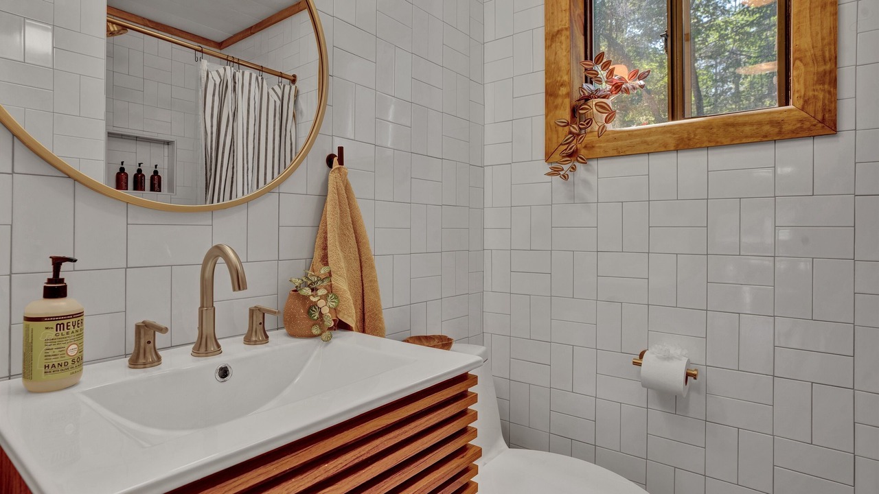 Photo of Bathroom in Riverside Estates
