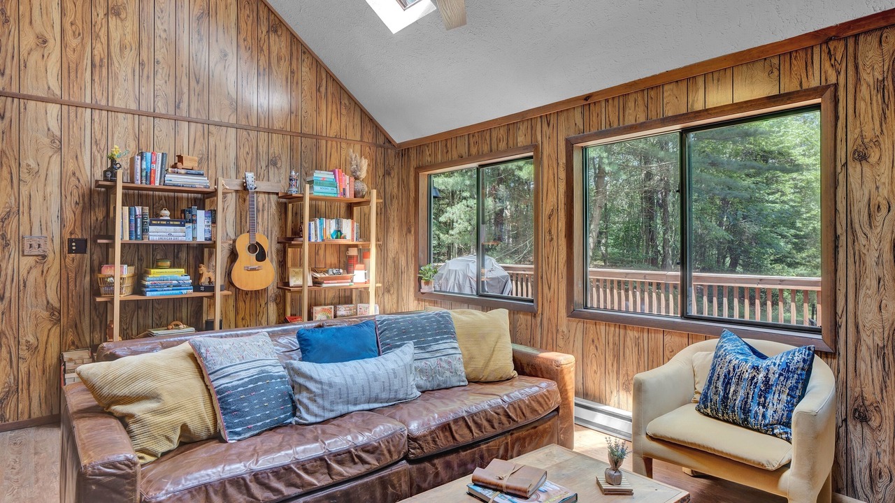Photo of Bedroom in Riverside Estates