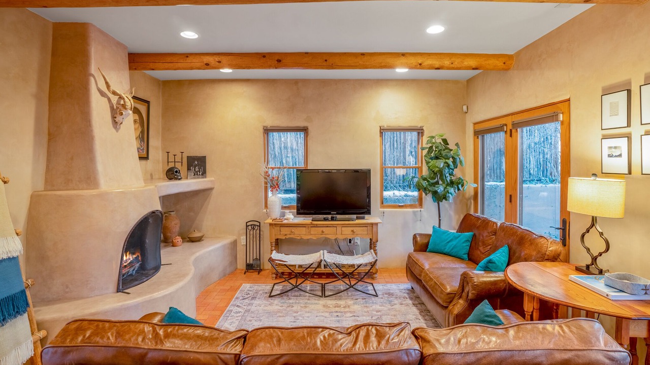 Photo of Livingroom in Northeast Santa Fe