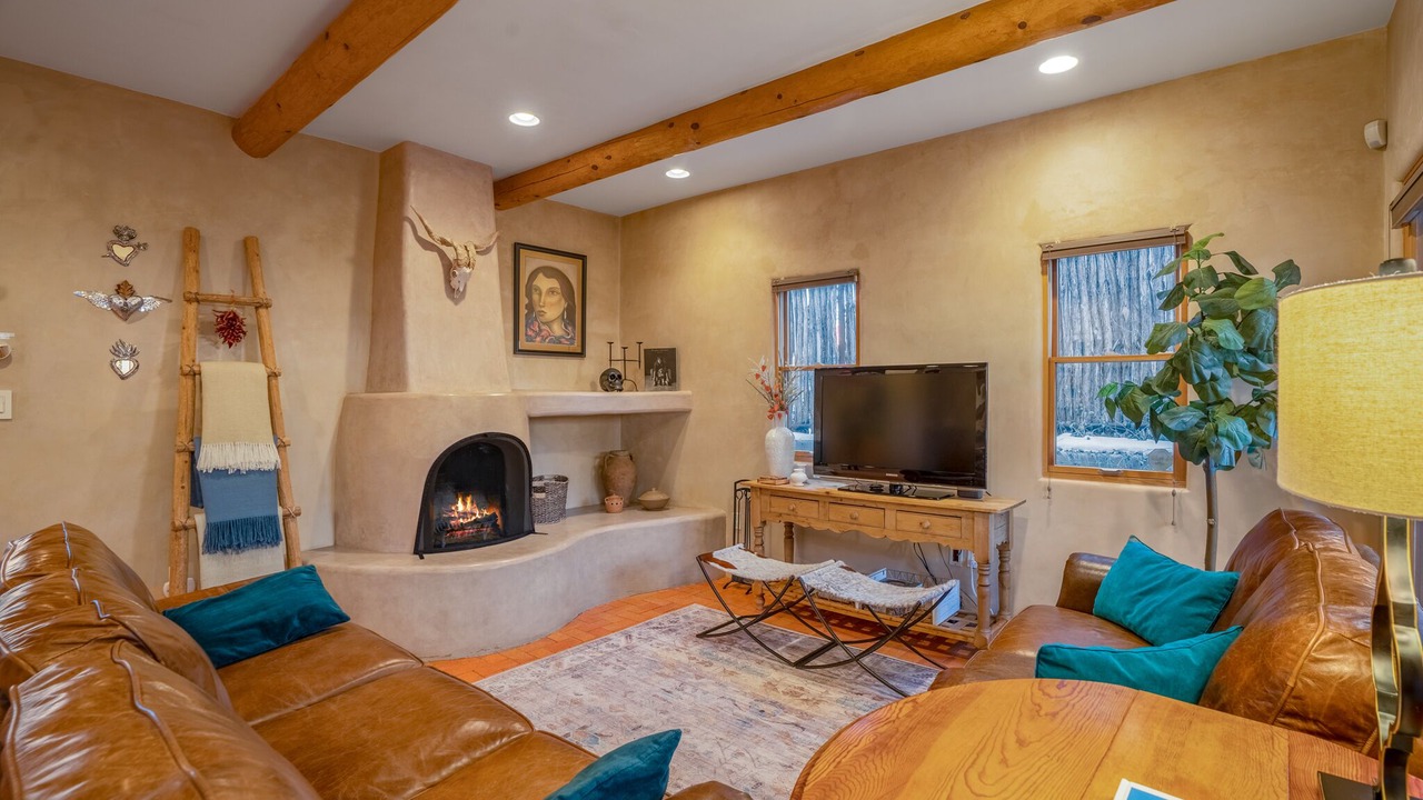 Photo of Livingroom in Northeast Santa Fe