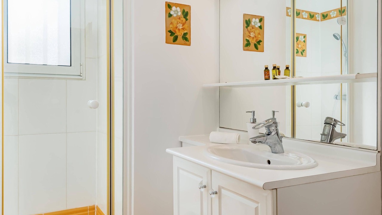 Photo of Bathroom in Le Chesnay