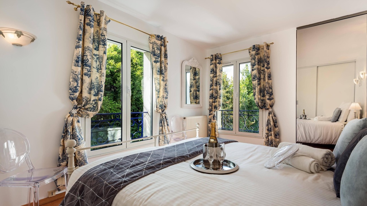 Photo of Bedroom in Le Chesnay