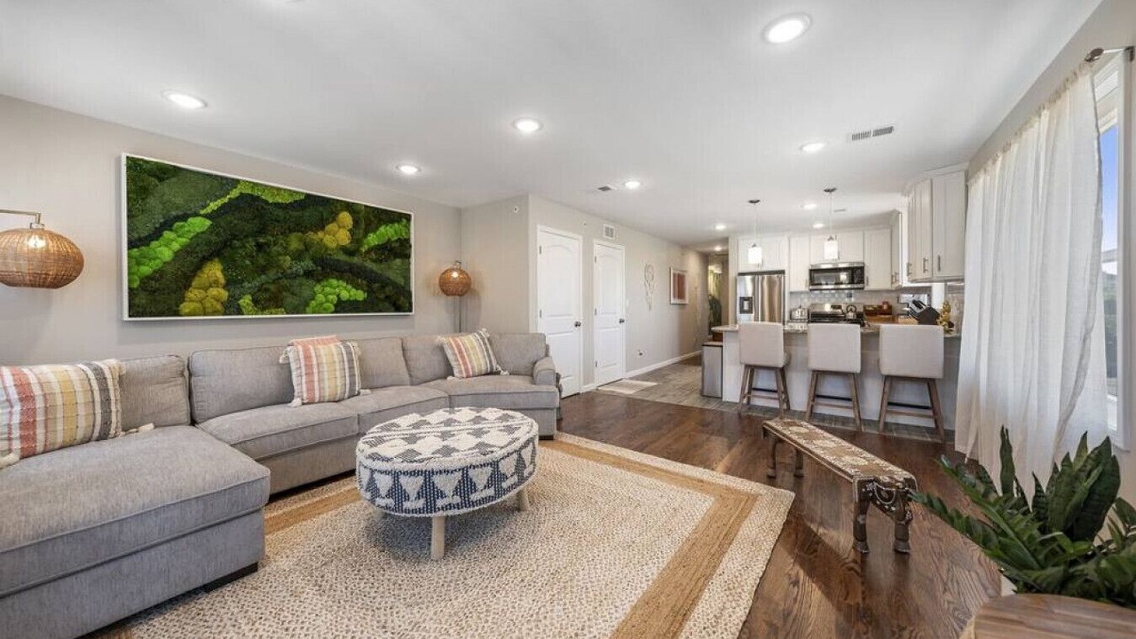 Photo of Livingroom in Newark
