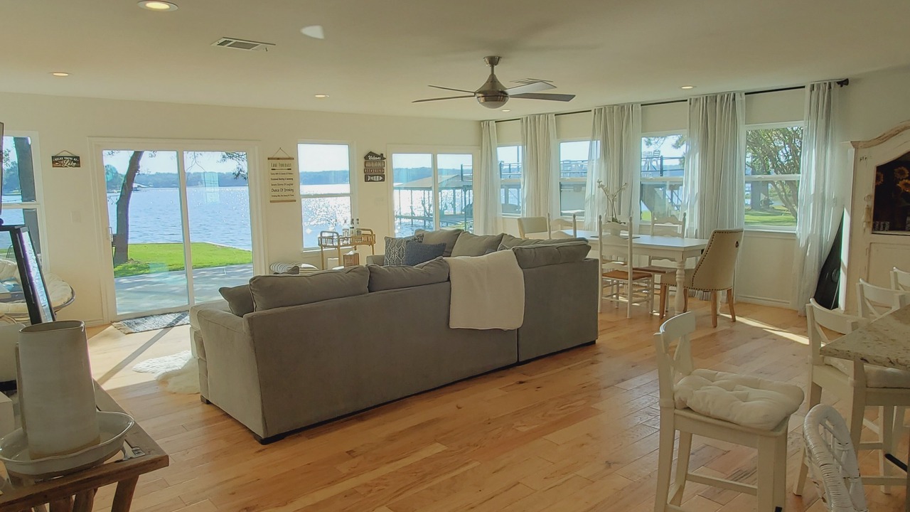 Photo of Livingroom in Enchanted Oaks