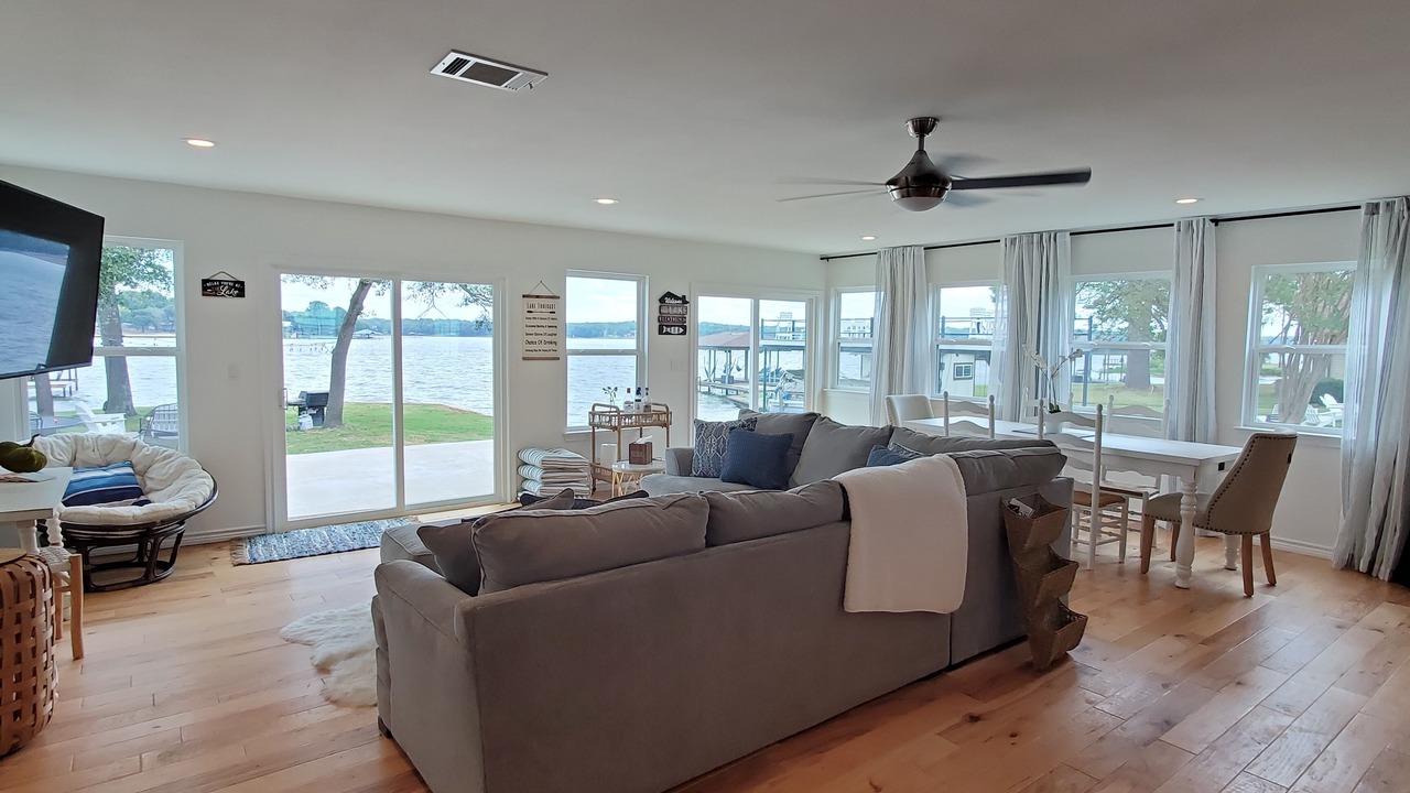 Photo of Livingroom in Enchanted Oaks