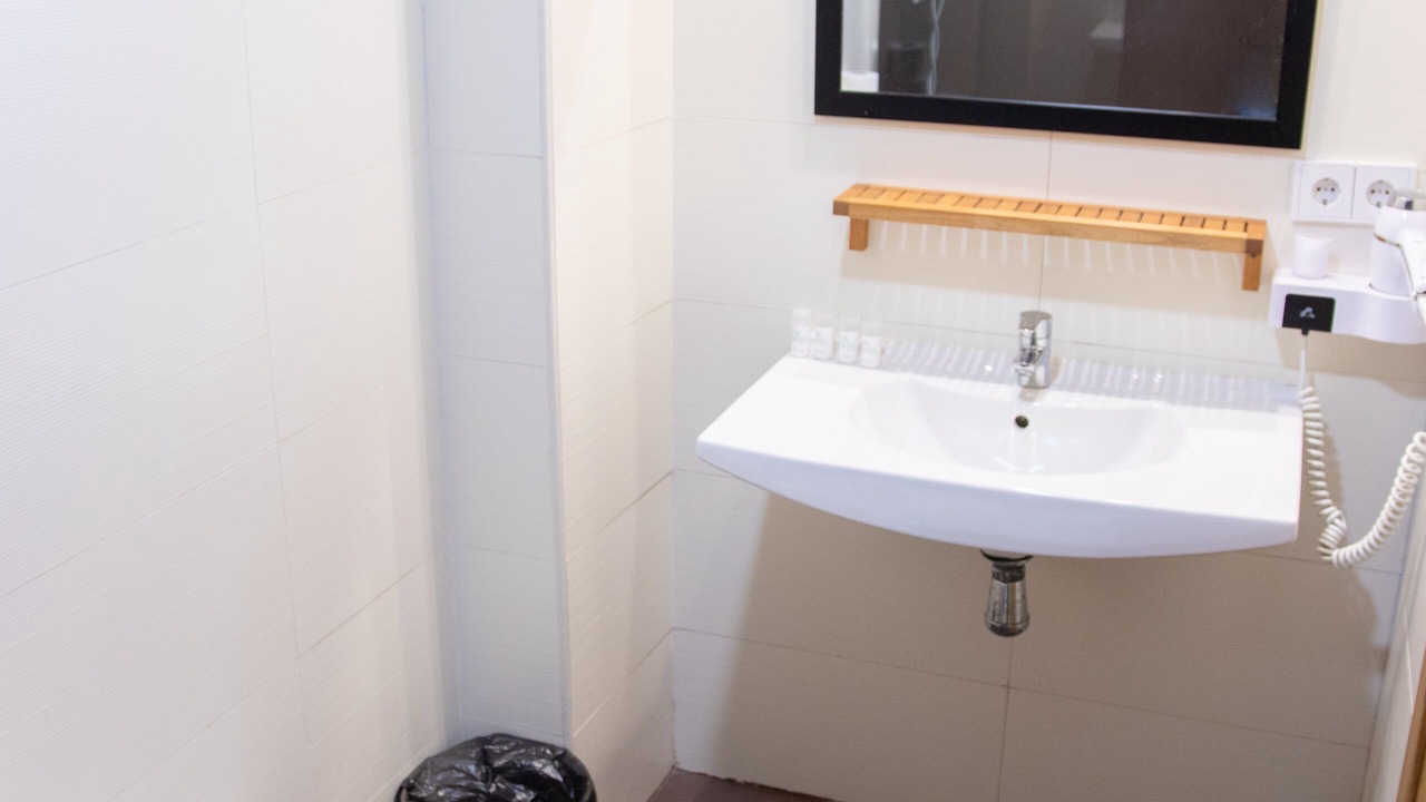 Photo of Bathroom in El Cabanyal