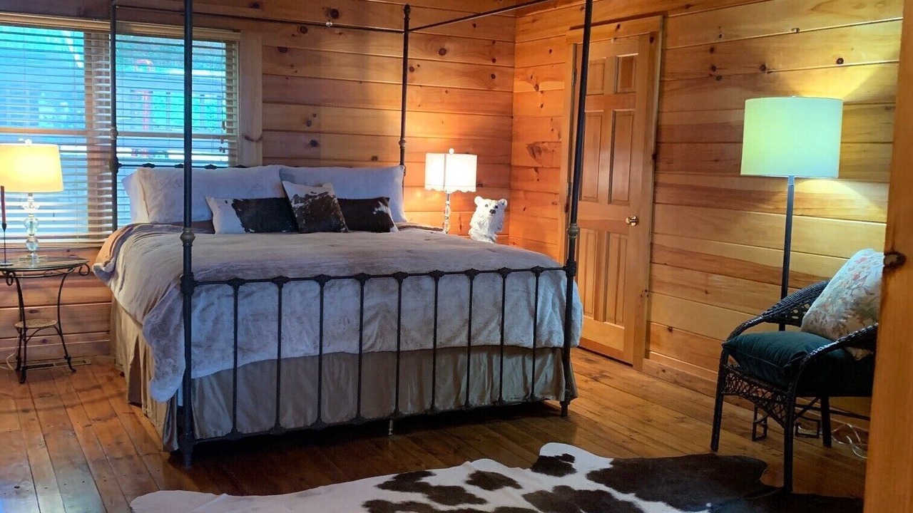 Photo of Bedroom in Tate