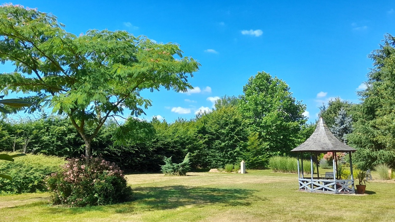 Photo of Outdoor in Saint-Sauveur-de-Flee