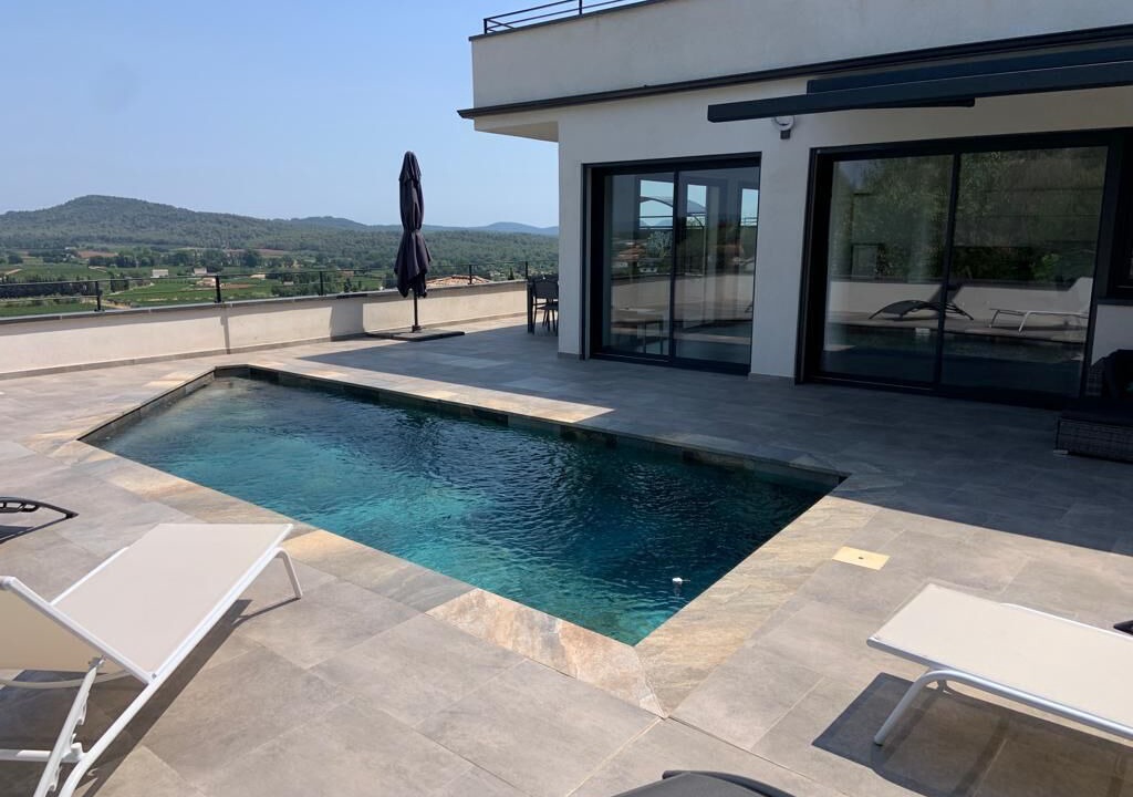 Photo of Outdoor in Cuers