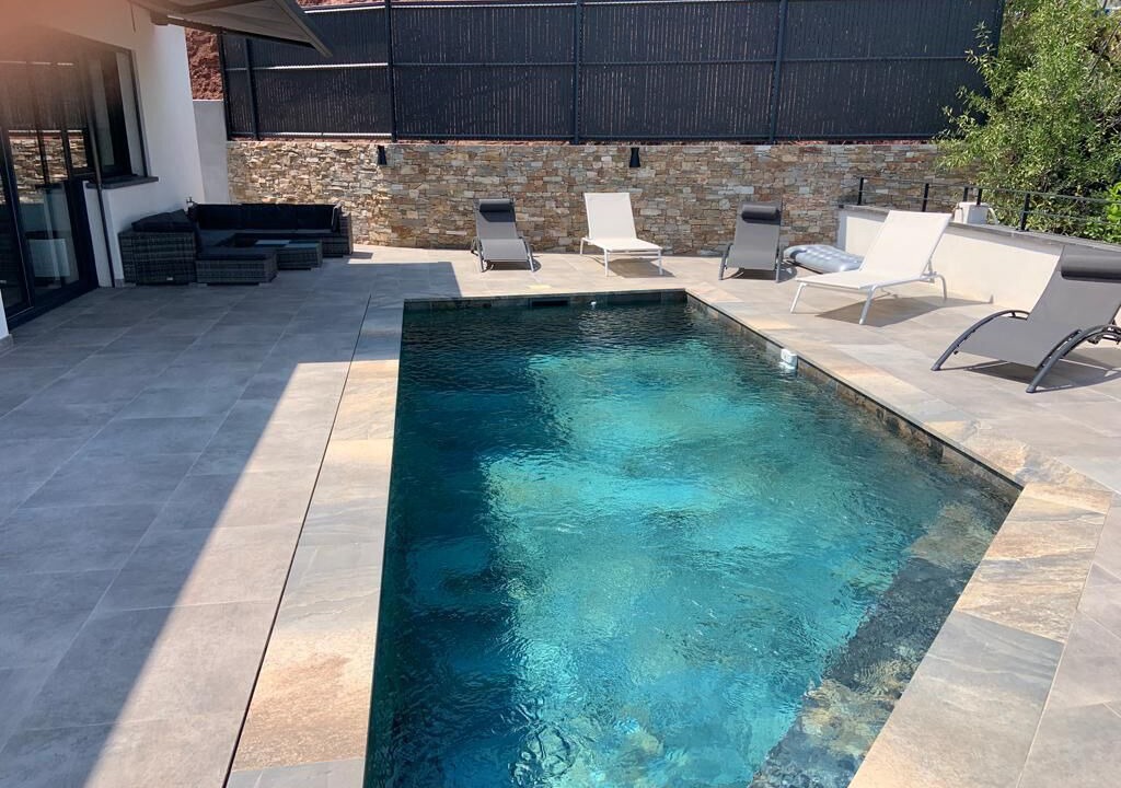 Photo of Outdoor in Cuers