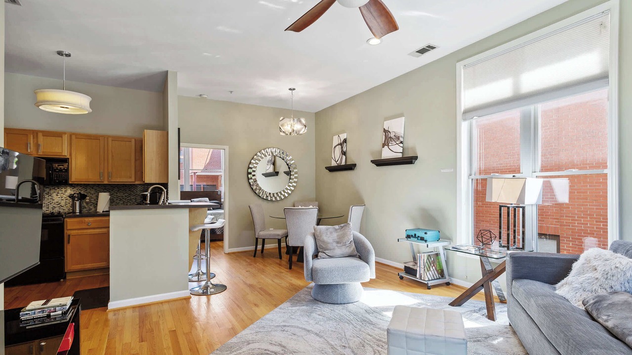 Photo of Livingroom in Downtown