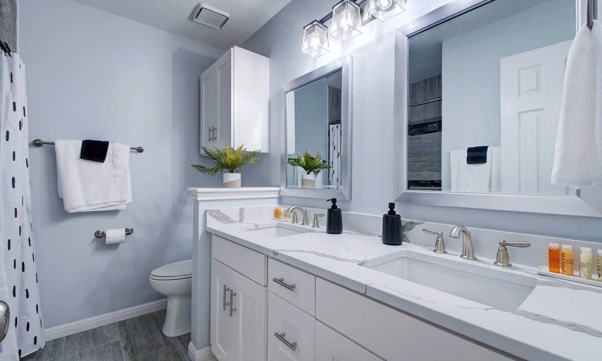 Photo of Bathroom in Block House Creek