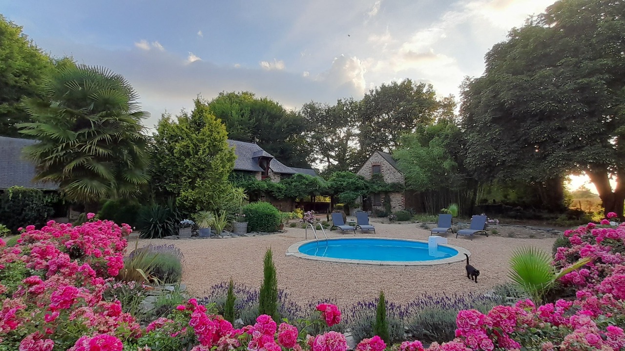 Photo of Outdoor in Saint-Sauveur-de-Flee