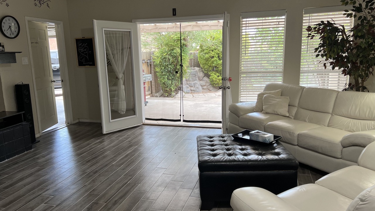 Photo of Livingroom in Roswell