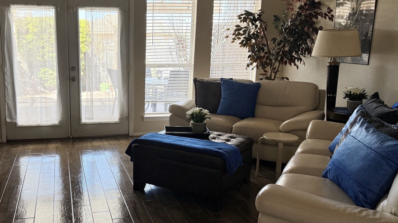 Photo of Livingroom in Roswell