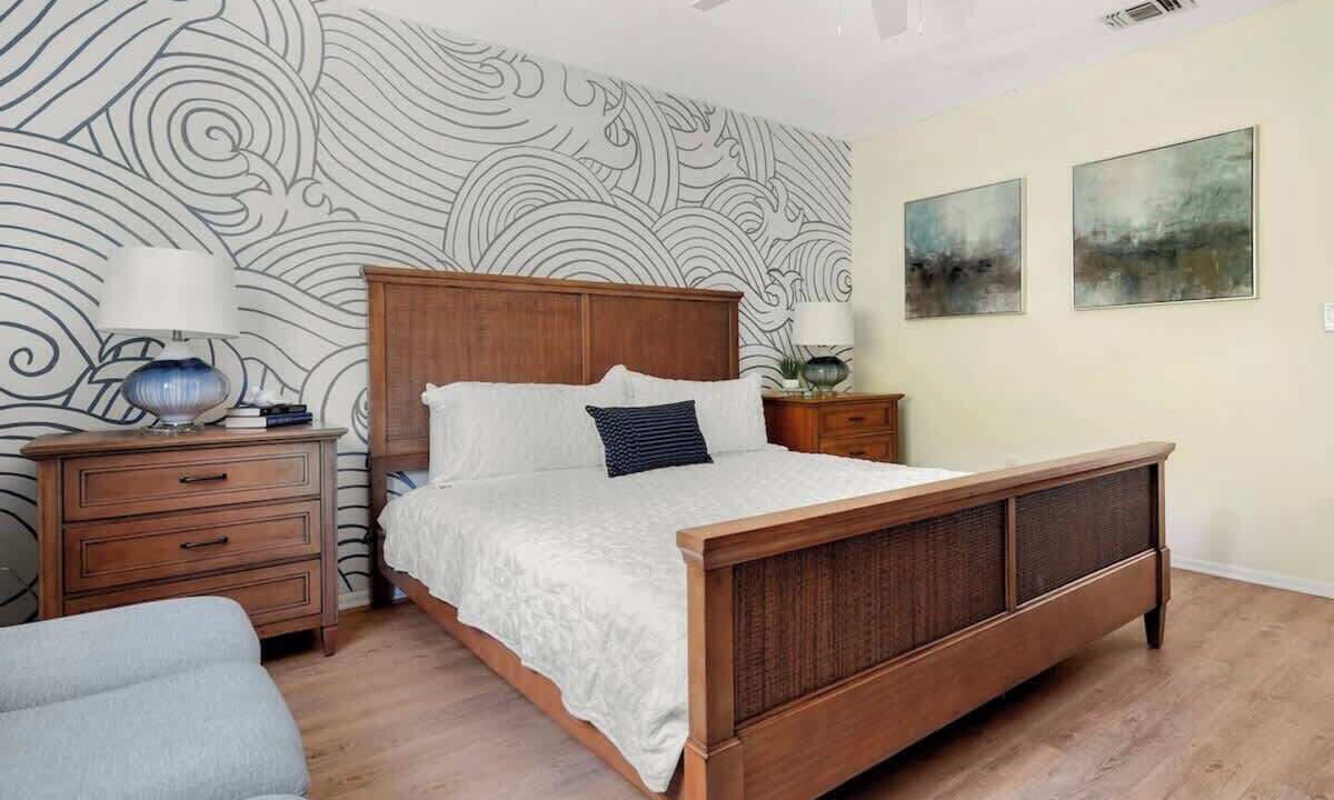 Photo of Bedroom in Atlantic Beach