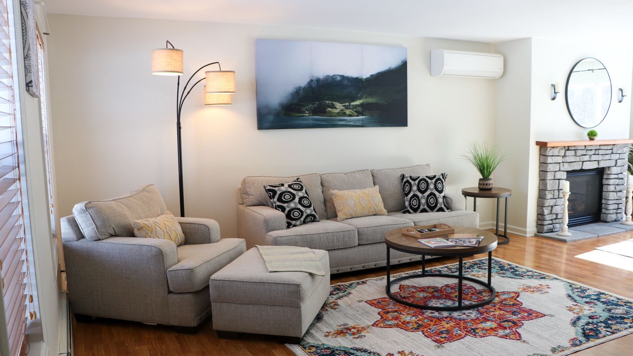 Photo of Livingroom in Oak Hill