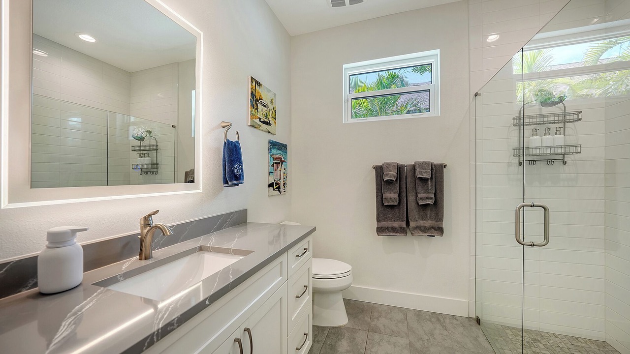 Photo of Bathroom in South Poinsettia
